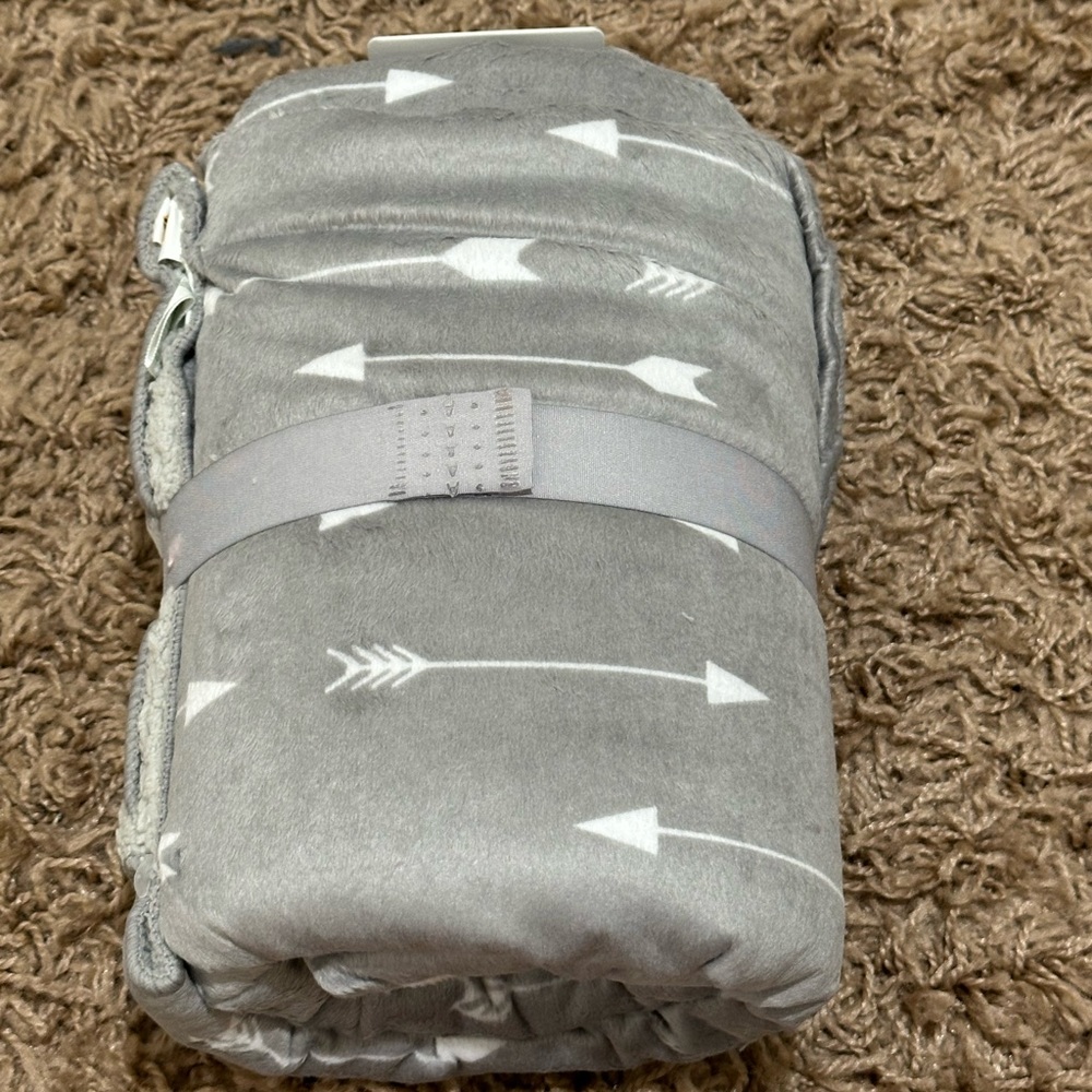 NWT Adventure Blanket and Onsie Set - Picture 5 of 9